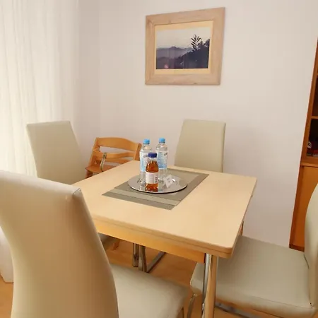 Alfred-hagelstein-strasse, 159 * Lubeck